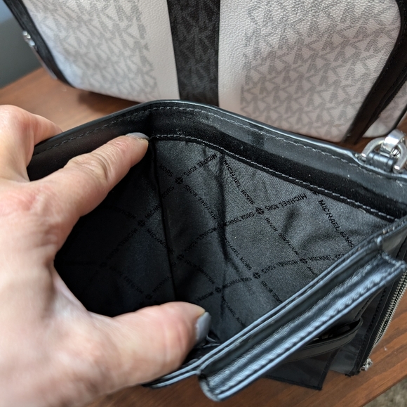 Michael kors backpack and wallet - Picture 8 of 8